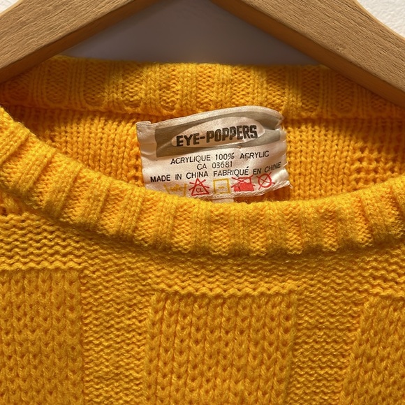 Vintage Sweater - Picture 2 of 3